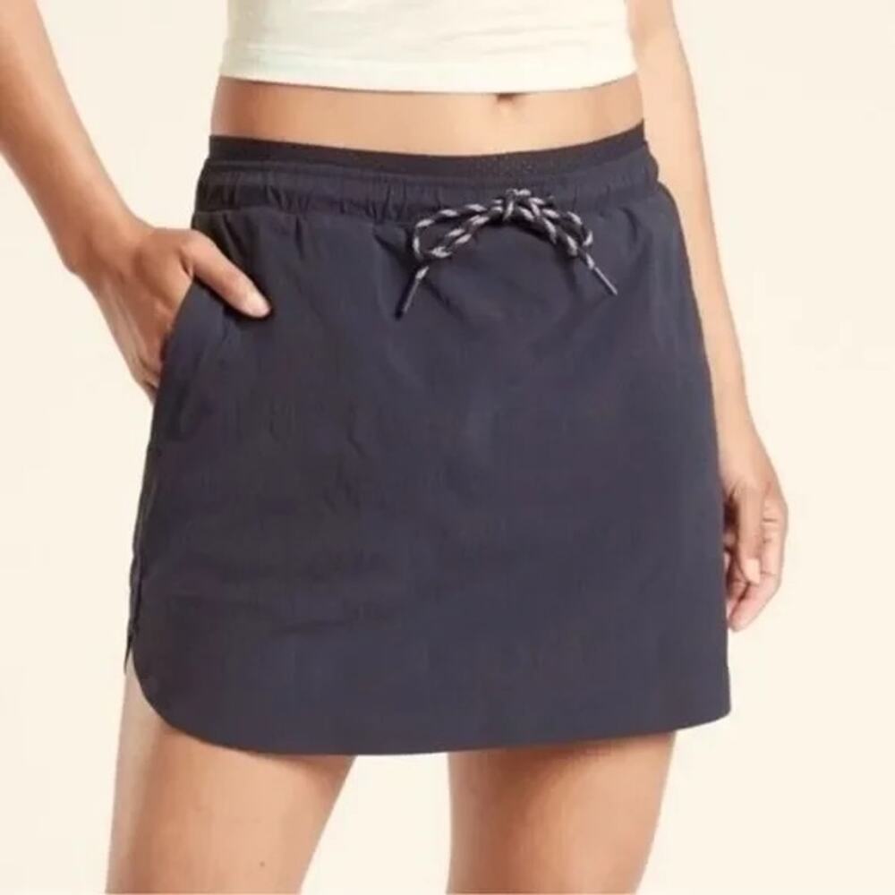 Athleta Trekkie Crest Skort Black 16